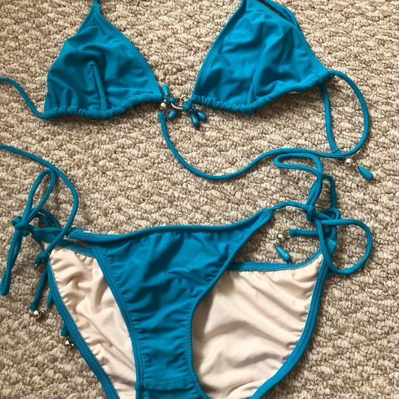 Turquoise swimsuit - Picture 1 of 4